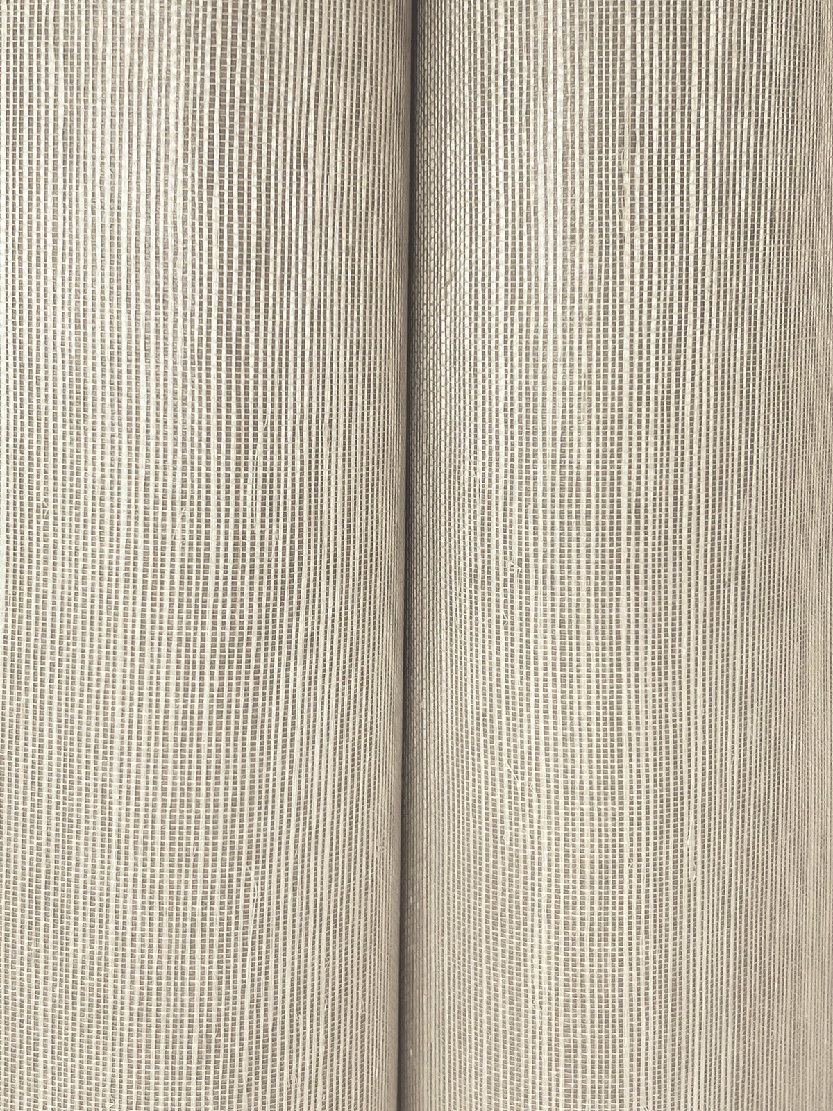 GRL88463-peel-and-stick-wallpaper-detail-closeup