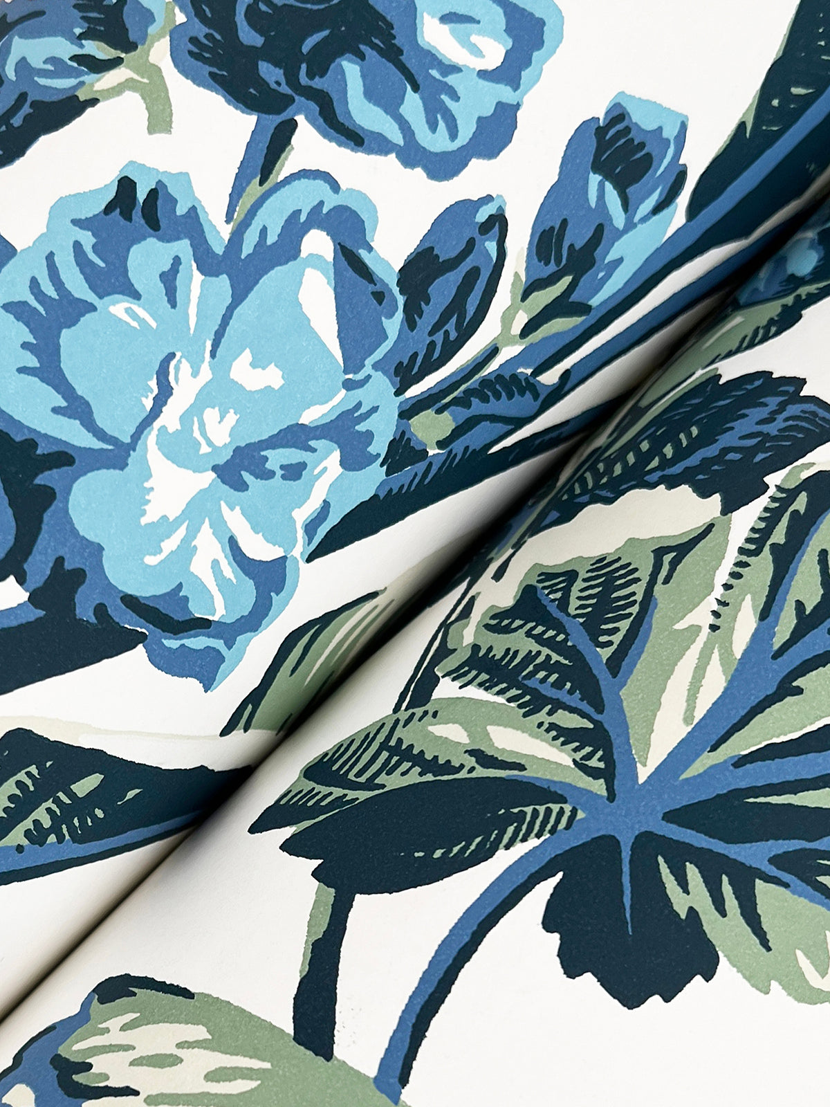 GT4502-peel-and-stick-wallpaper-detail-closeup