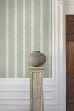 GT4541-peel-and-stick-wallpaper-room-scene-detail-closeup