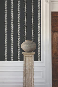 GT4542-peel-and-stick-wallpaper-room-scene-detail-closeup