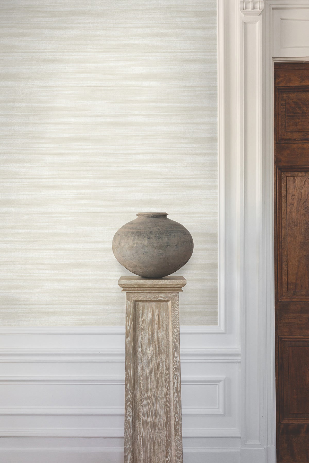 GT4563-peel-and-stick-wallpaper-room-scene-detail-closeup