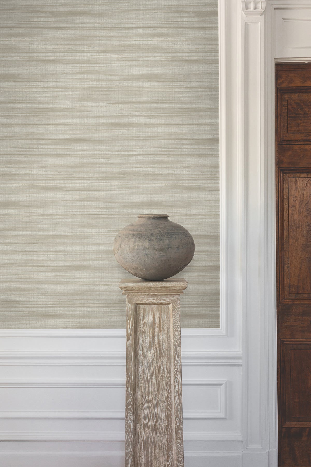 GT4566-peel-and-stick-wallpaper-room-scene-detail-closeup