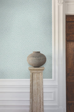GT4572-peel-and-stick-wallpaper-room-scene-detail-closeup