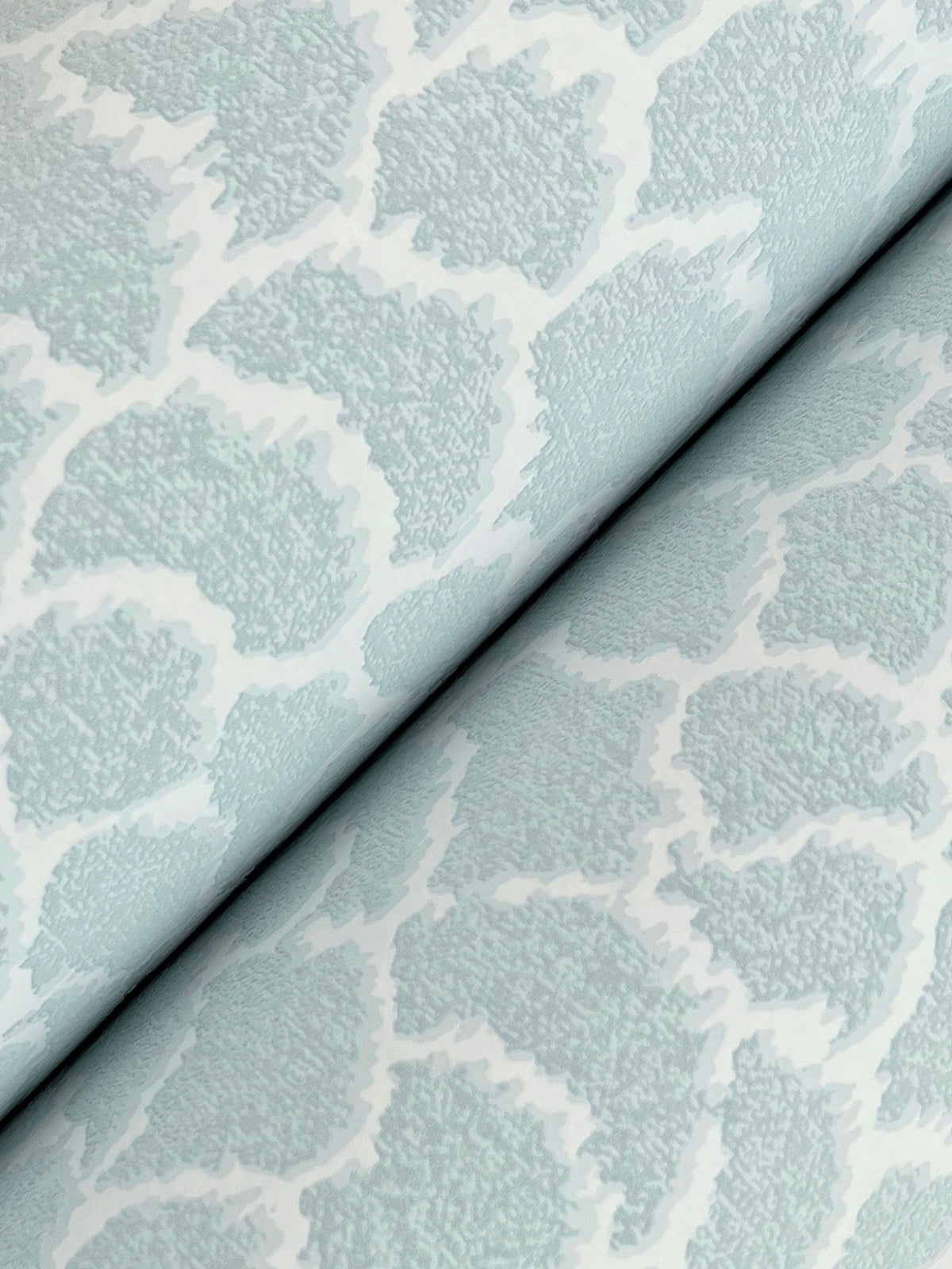 GT4572-peel-and-stick-wallpaper-detail-closeup