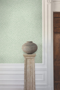 GT4573-peel-and-stick-wallpaper-room-scene-detail-closeup