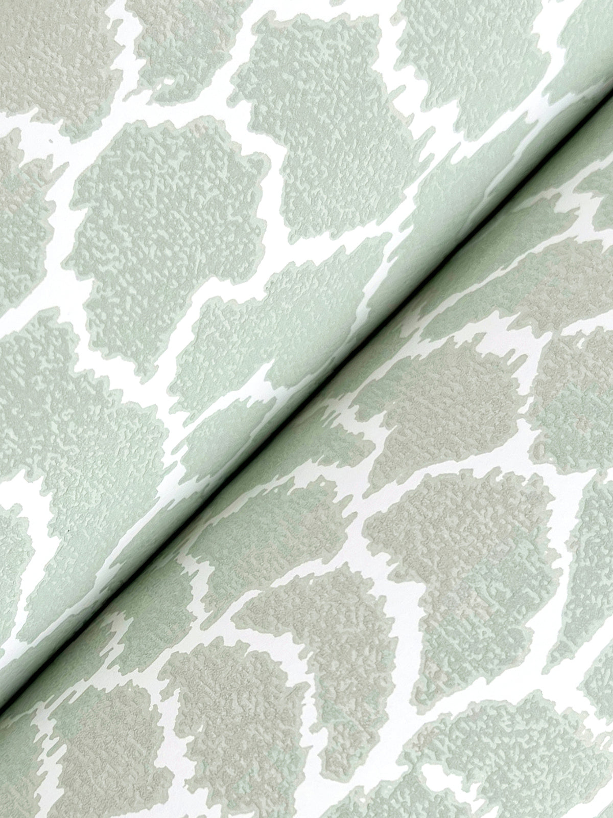 GT4573-peel-and-stick-wallpaper-detail-closeup