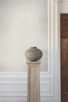 GT4574-peel-and-stick-wallpaper-room-scene-detail-closeup