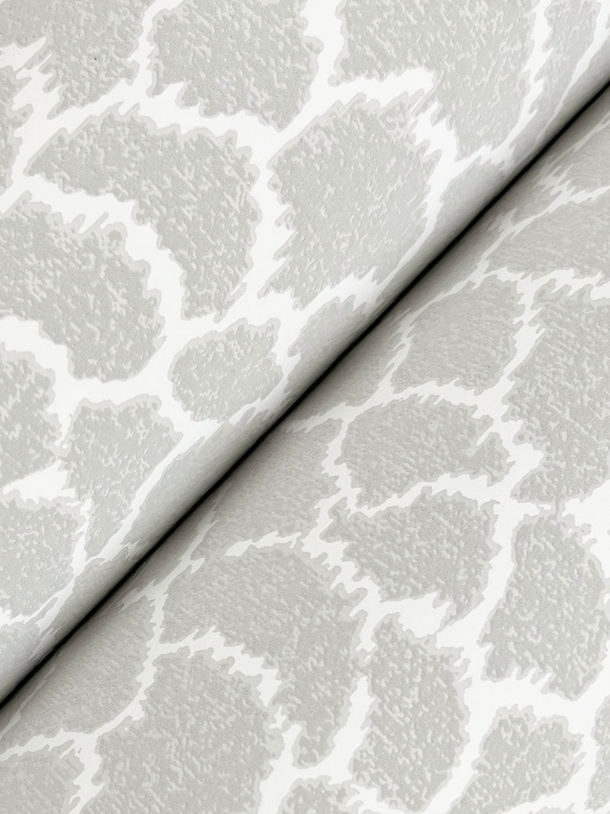 GT4574-peel-and-stick-wallpaper-detail-closeup