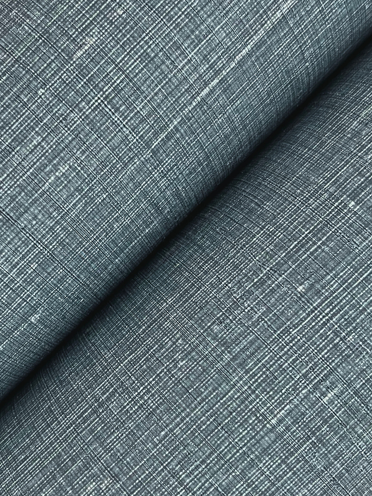 GT4595N-peel-and-stick-wallpaper-detail-closeup