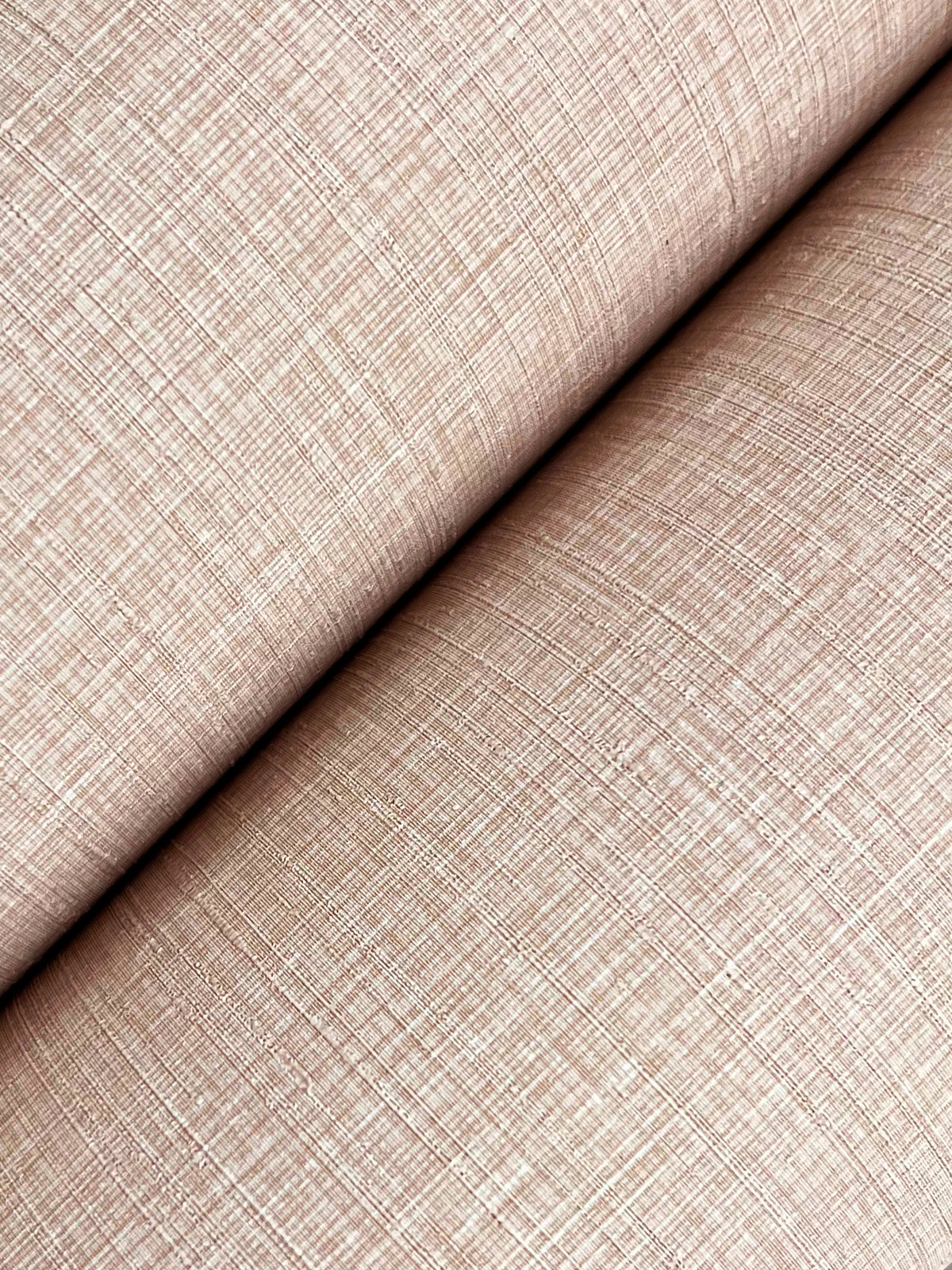 GT4597N-peel-and-stick-wallpaper-detail-closeup