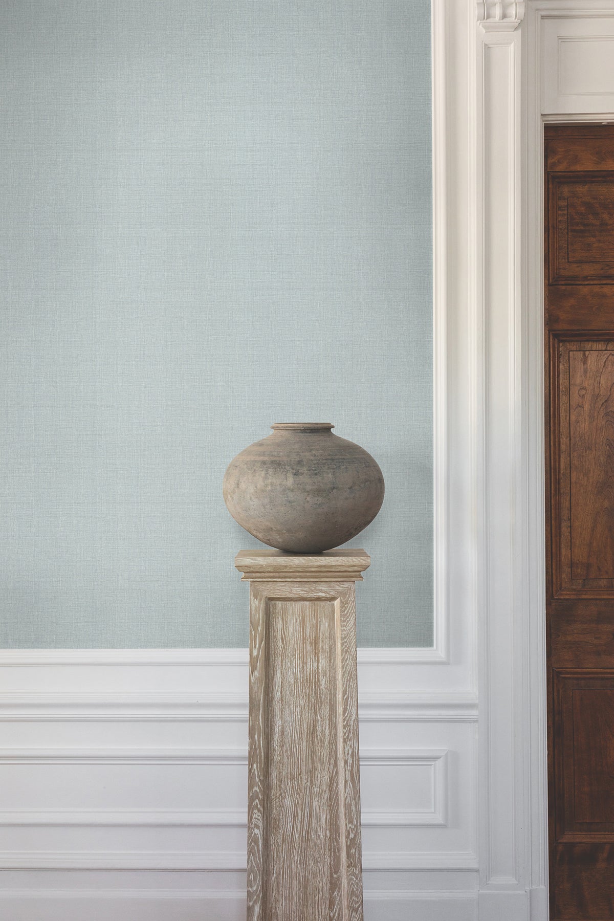 GT4598N-peel-and-stick-wallpaper-room-scene-detail-closeup