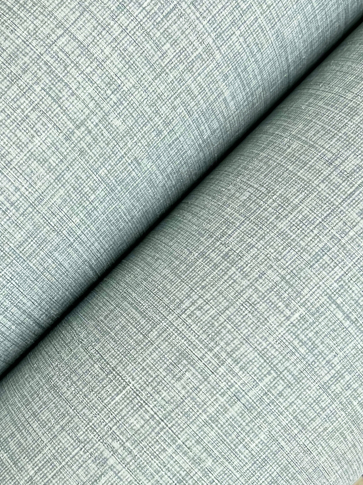 GT4598N-peel-and-stick-wallpaper-detail-closeup