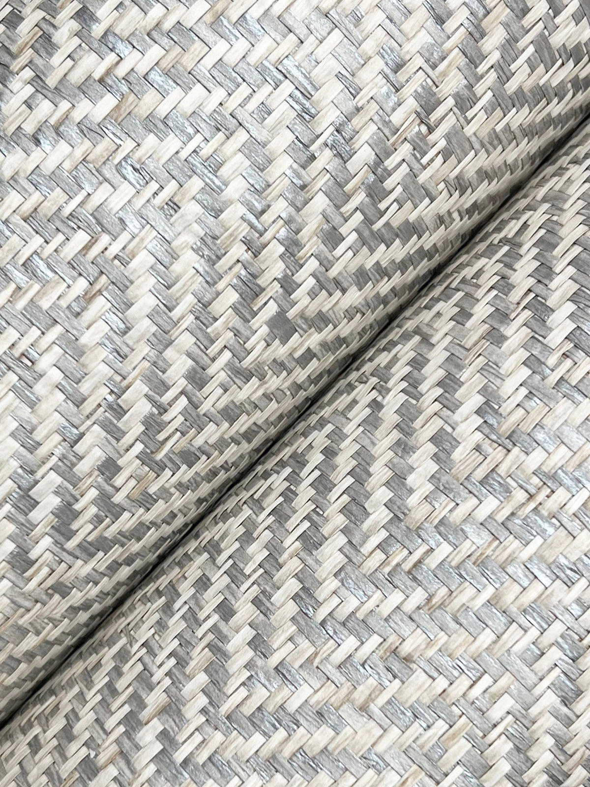GV0191-peel-and-stick-wallpaper-detail-closeup