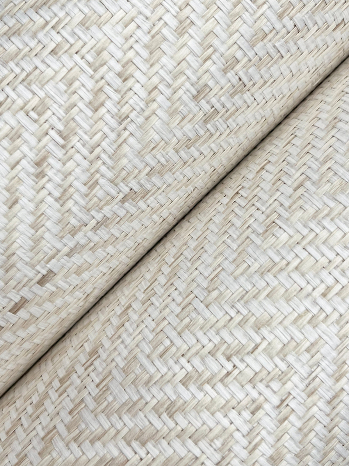 GV0194-peel-and-stick-wallpaper-detail-closeup