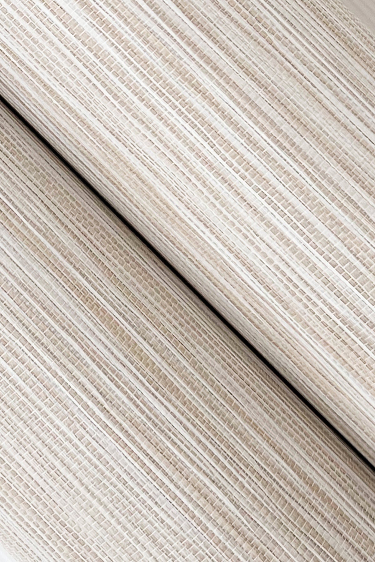 GV0225-peel-and-stick-wallpaper-detail-closeup