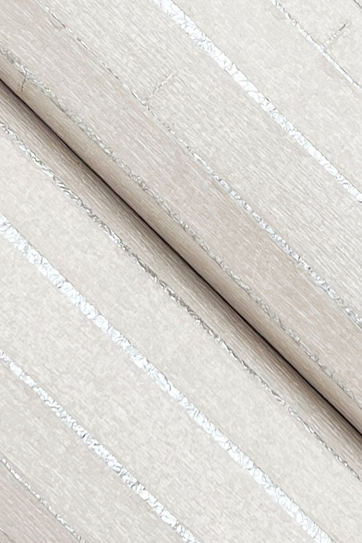 GV0251-peel-and-stick-wallpaper-detail-closeup