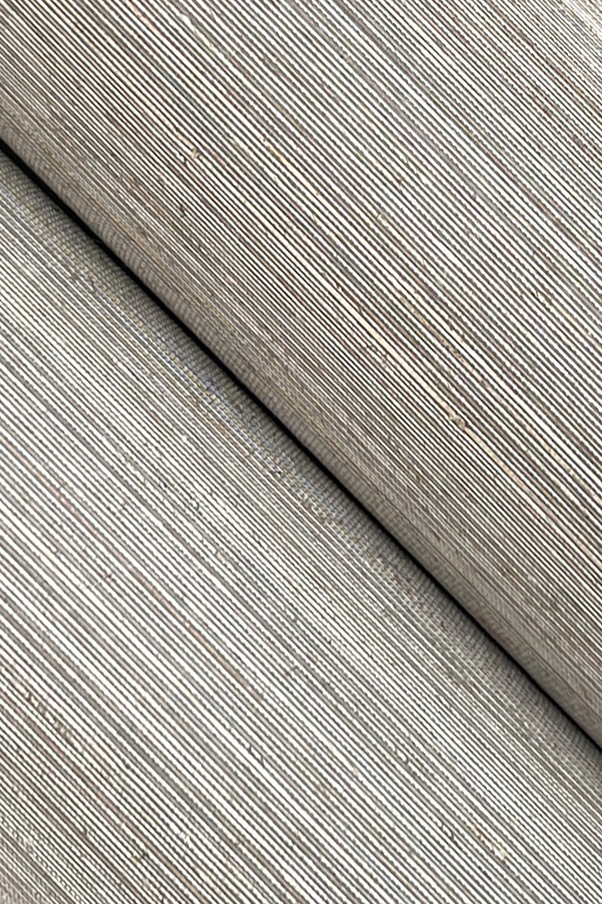 GV0283-peel-and-stick-wallpaper-detail-closeup