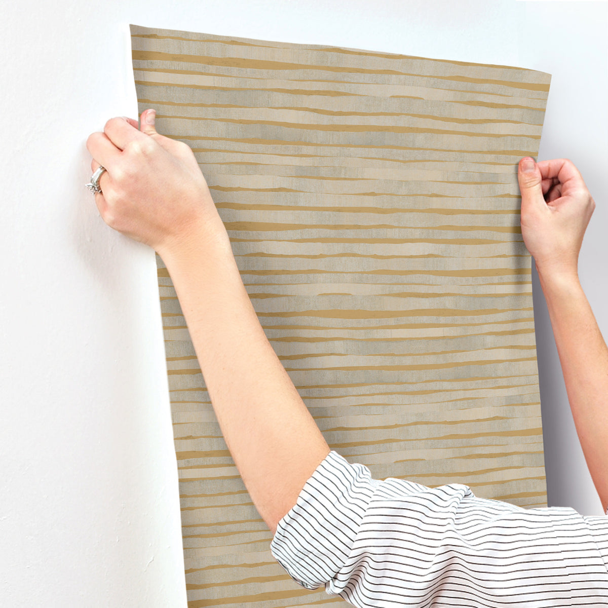 KT2186-peel-and-stick-wallpaper-stick-application-step