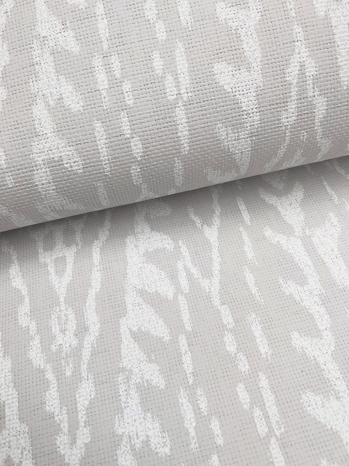 LM5345-peel-and-stick-wallpaper-detail-closeup