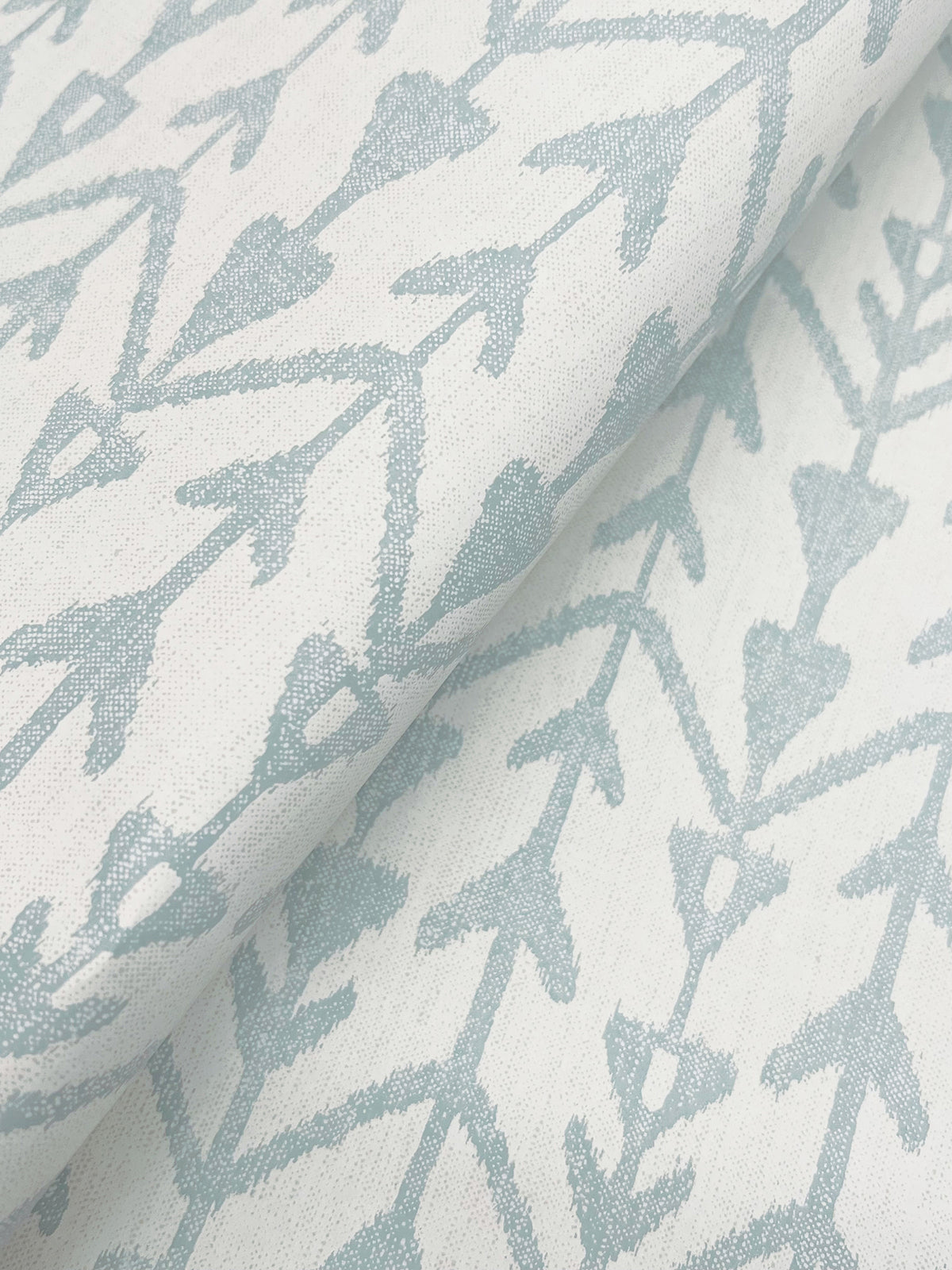 LM5383-peel-and-stick-wallpaper-detail-closeup