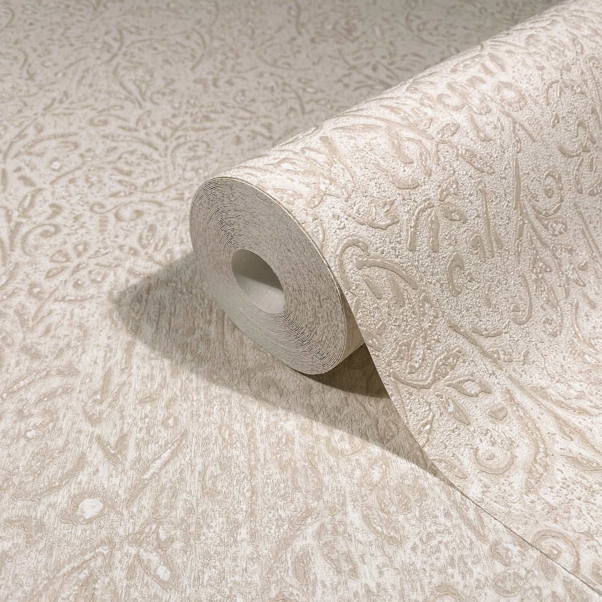 MA35531-peel-and-stick-wallpaper-detail-closeup