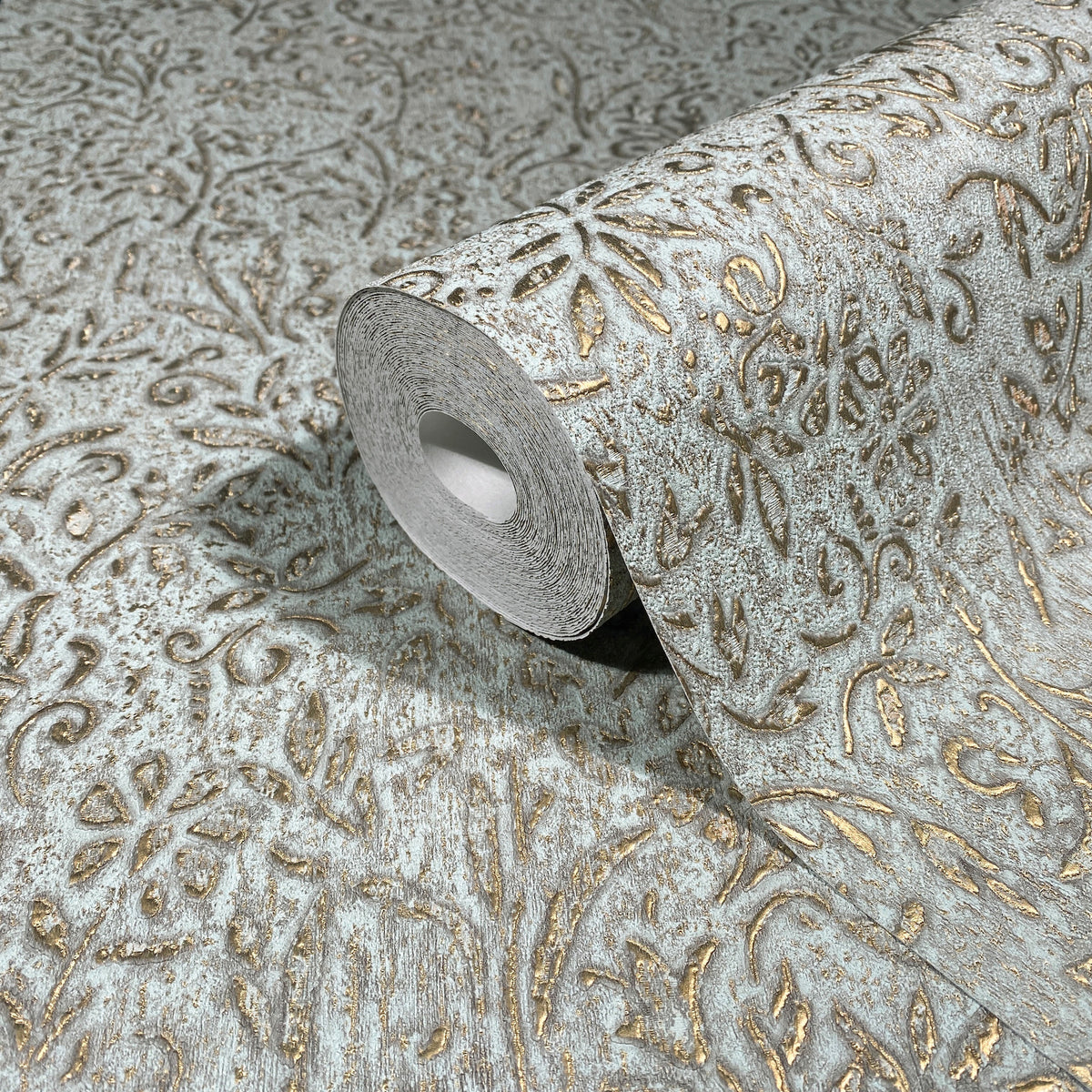 MA35532-peel-and-stick-wallpaper-detail-closeup