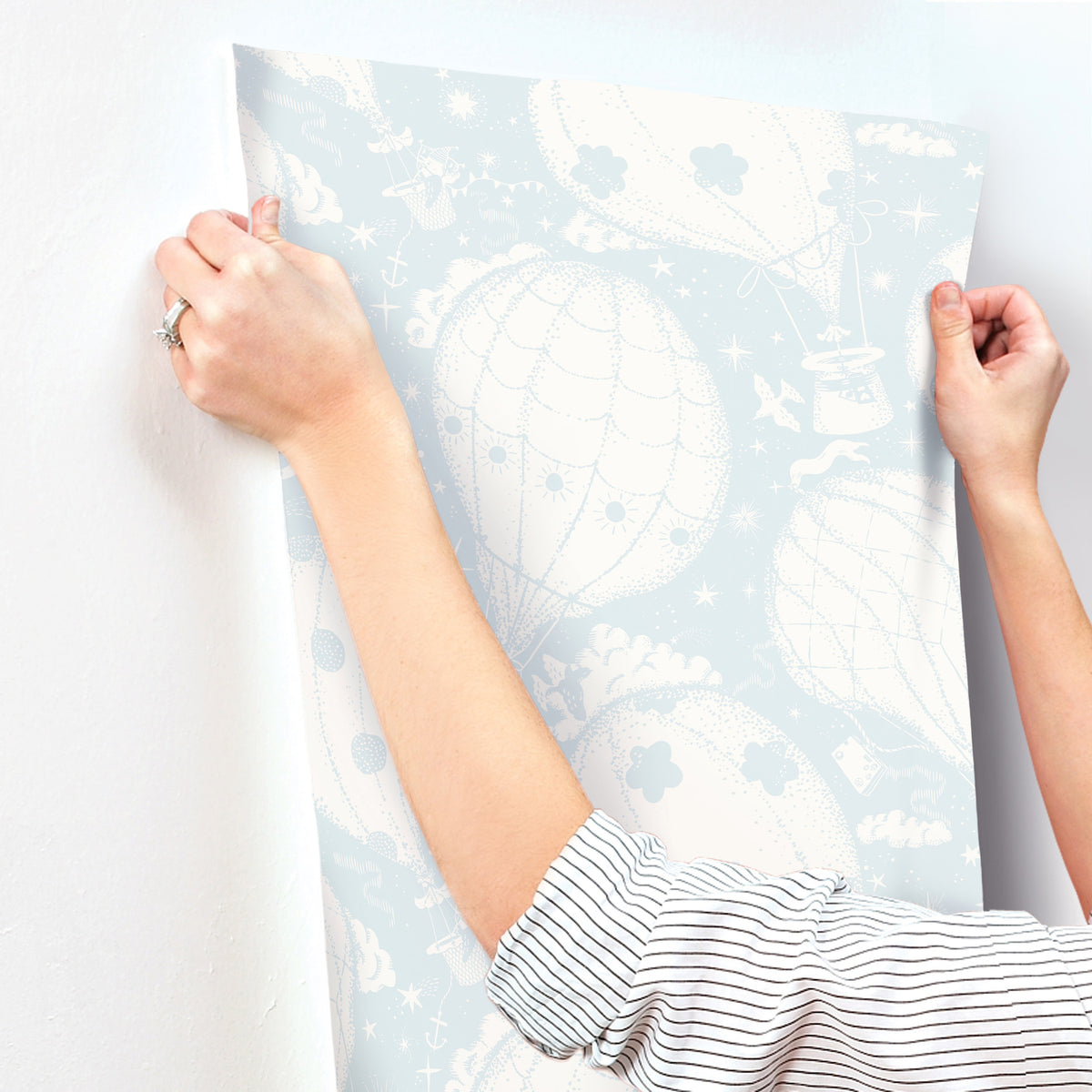 MB29005-peel-and-stick-wallpaper-stick-application-step