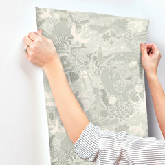 MB29017-peel-and-stick-wallpaper-stick-application-step