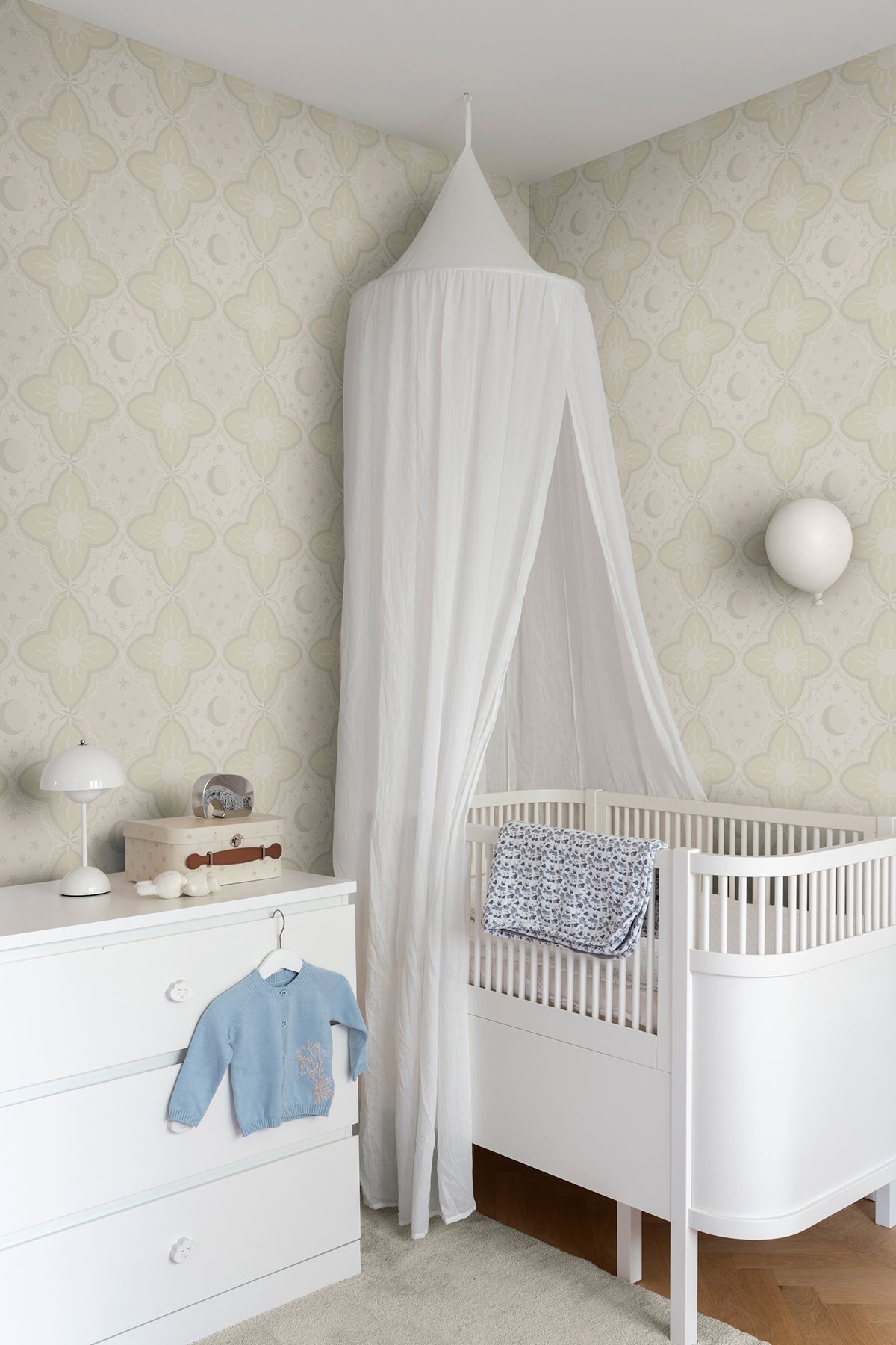 MB29031-peel-and-stick-wallpaper-room-scene