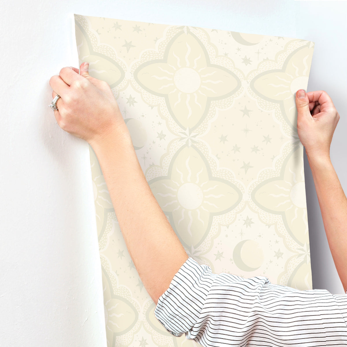 MB29031-peel-and-stick-wallpaper-stick-application-step