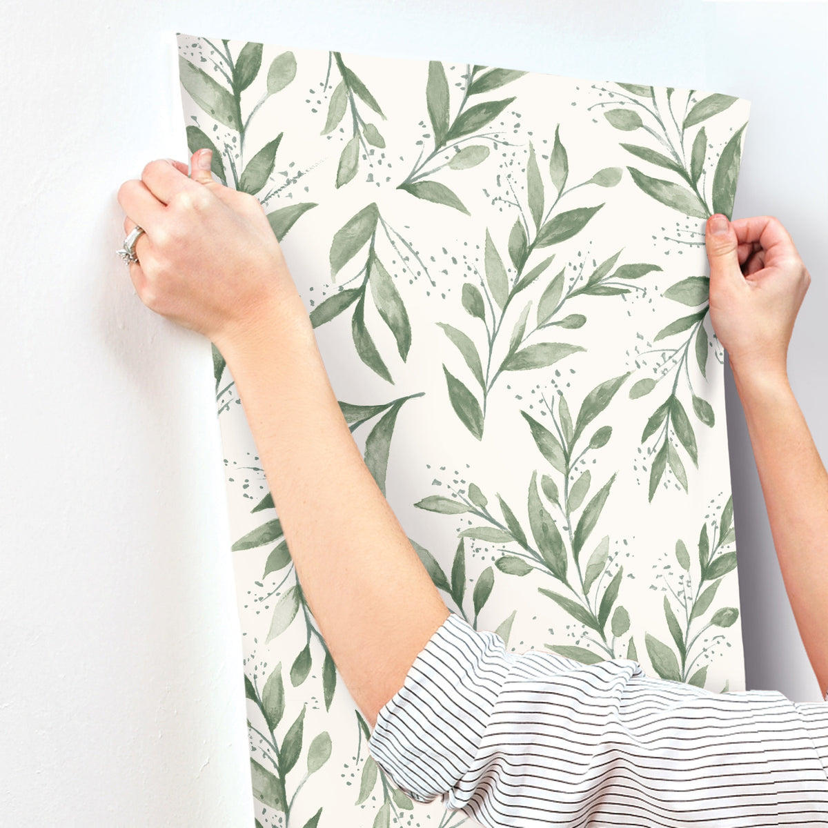 ME1535-peel-and-stick-wallpaper-stick-application-step