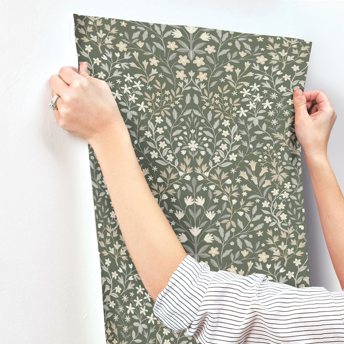 MF4722-peel-and-stick-wallpaper-stick-application-step