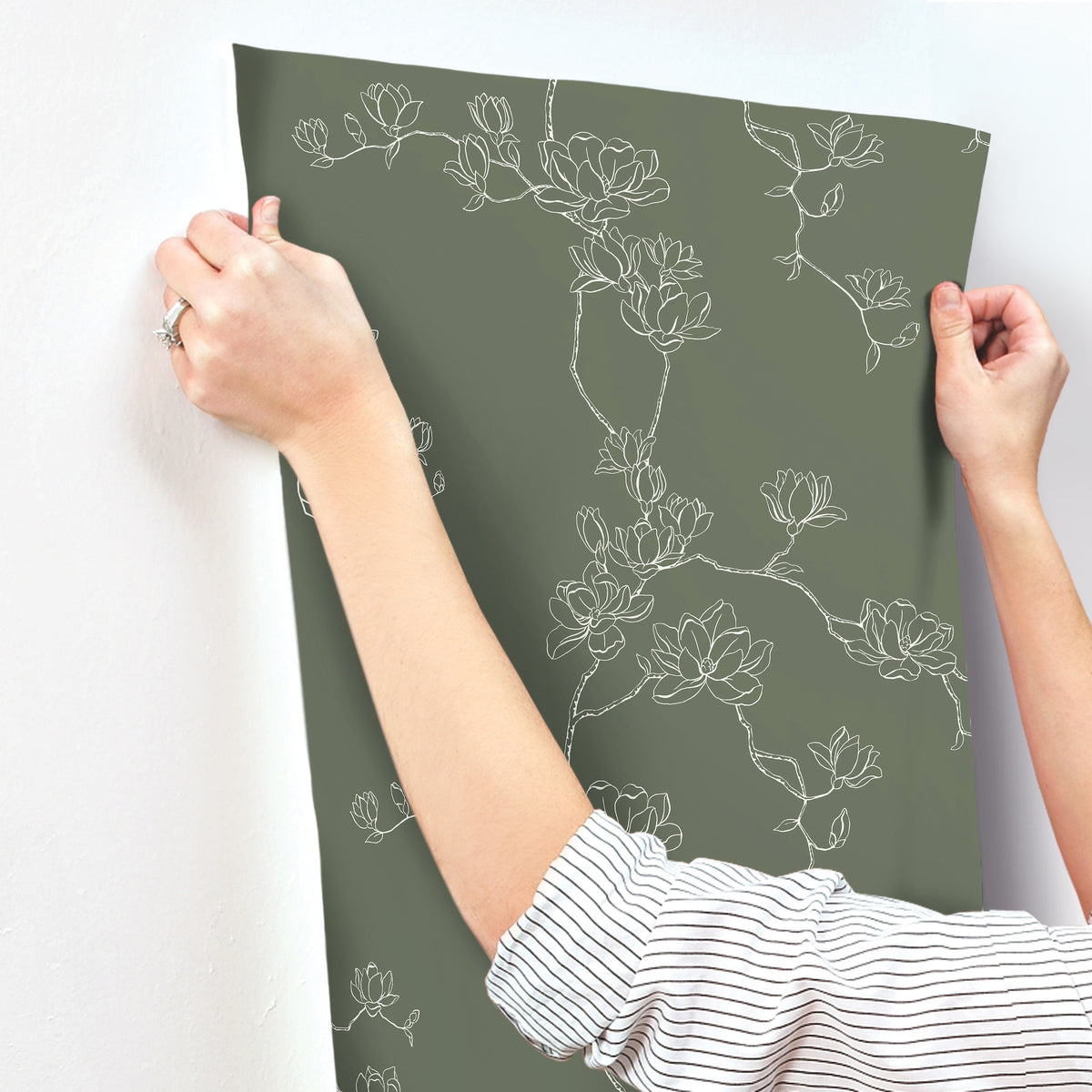 MF4735-peel-and-stick-wallpaper-stick-application-step