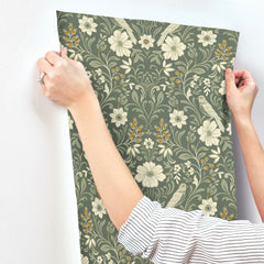 MF4741-peel-and-stick-wallpaper-stick-application-step