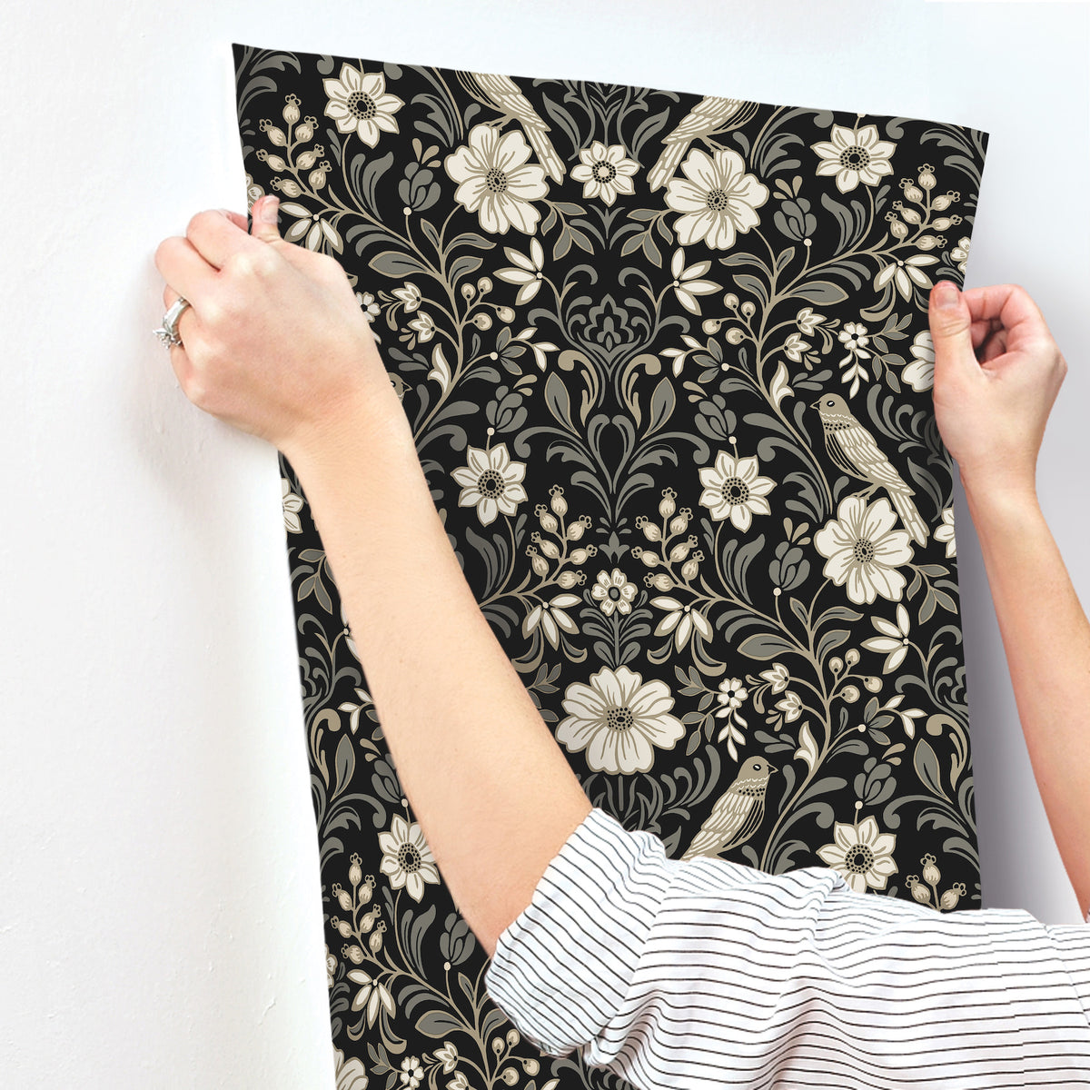MF4742-peel-and-stick-wallpaper-stick-application-step