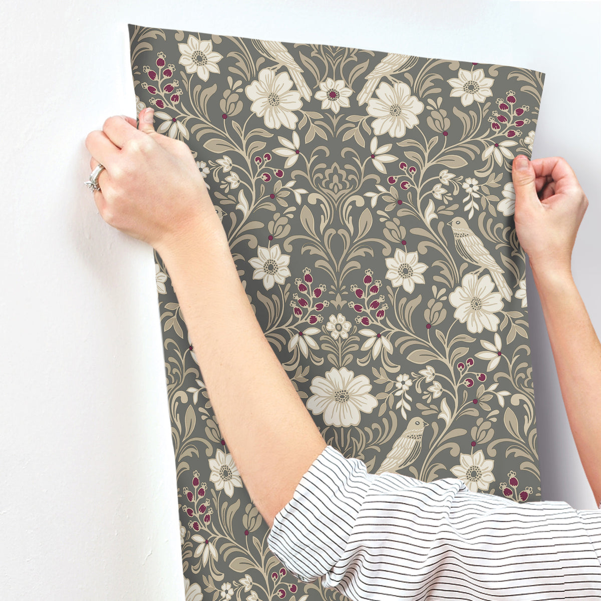 MF4743-peel-and-stick-wallpaper-stick-application-step