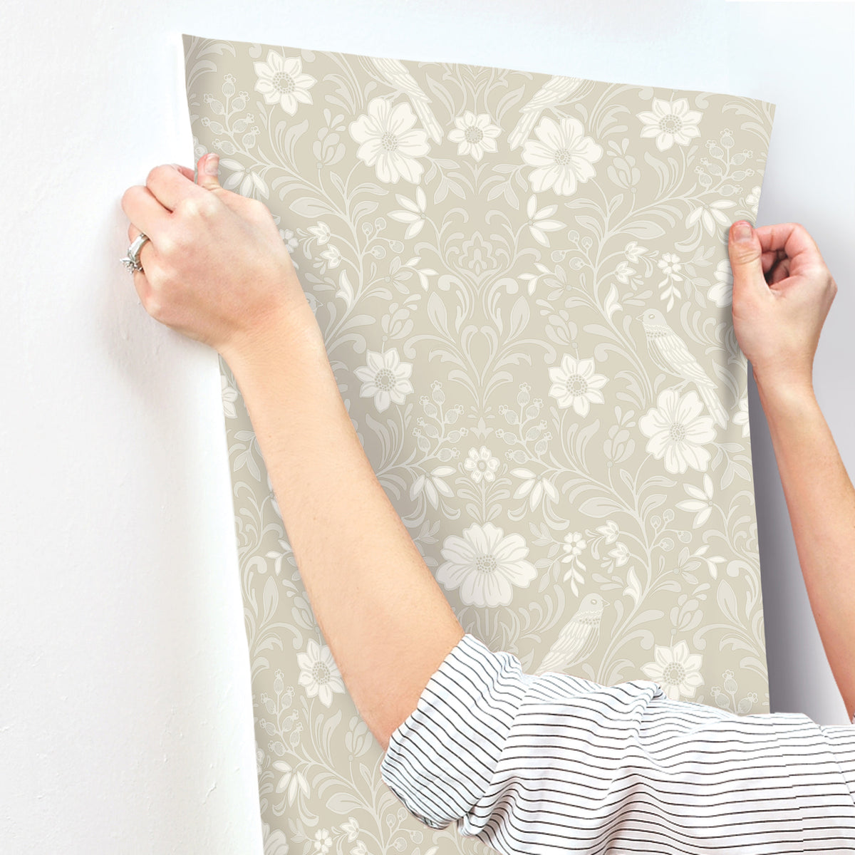 MF4744-peel-and-stick-wallpaper-stick-application-step