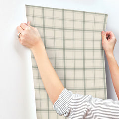 MF4794-peel-and-stick-wallpaper-stick-application-step
