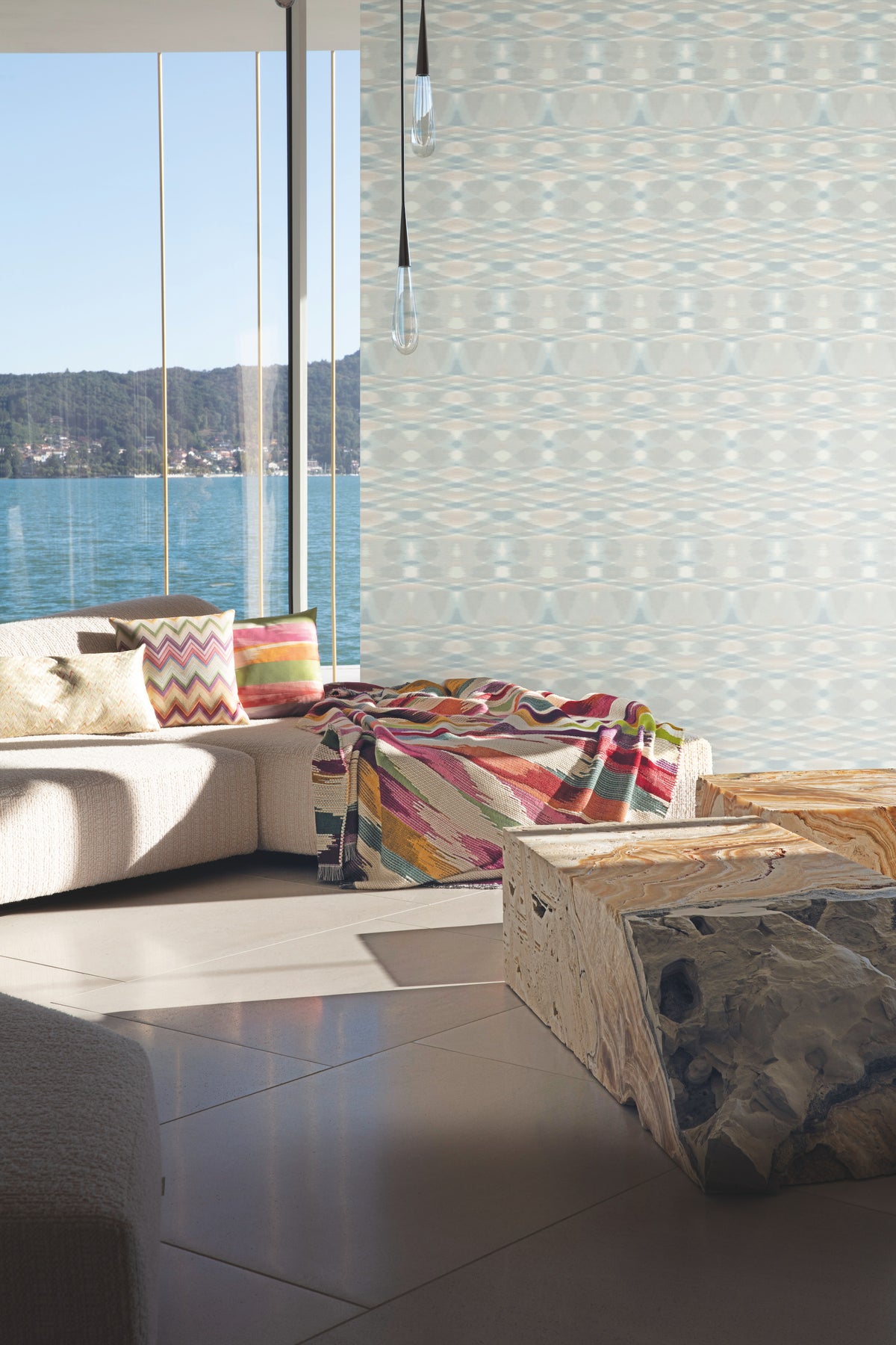 MI10321-peel-and-stick-wallpaper-room-scene-detail-closeup