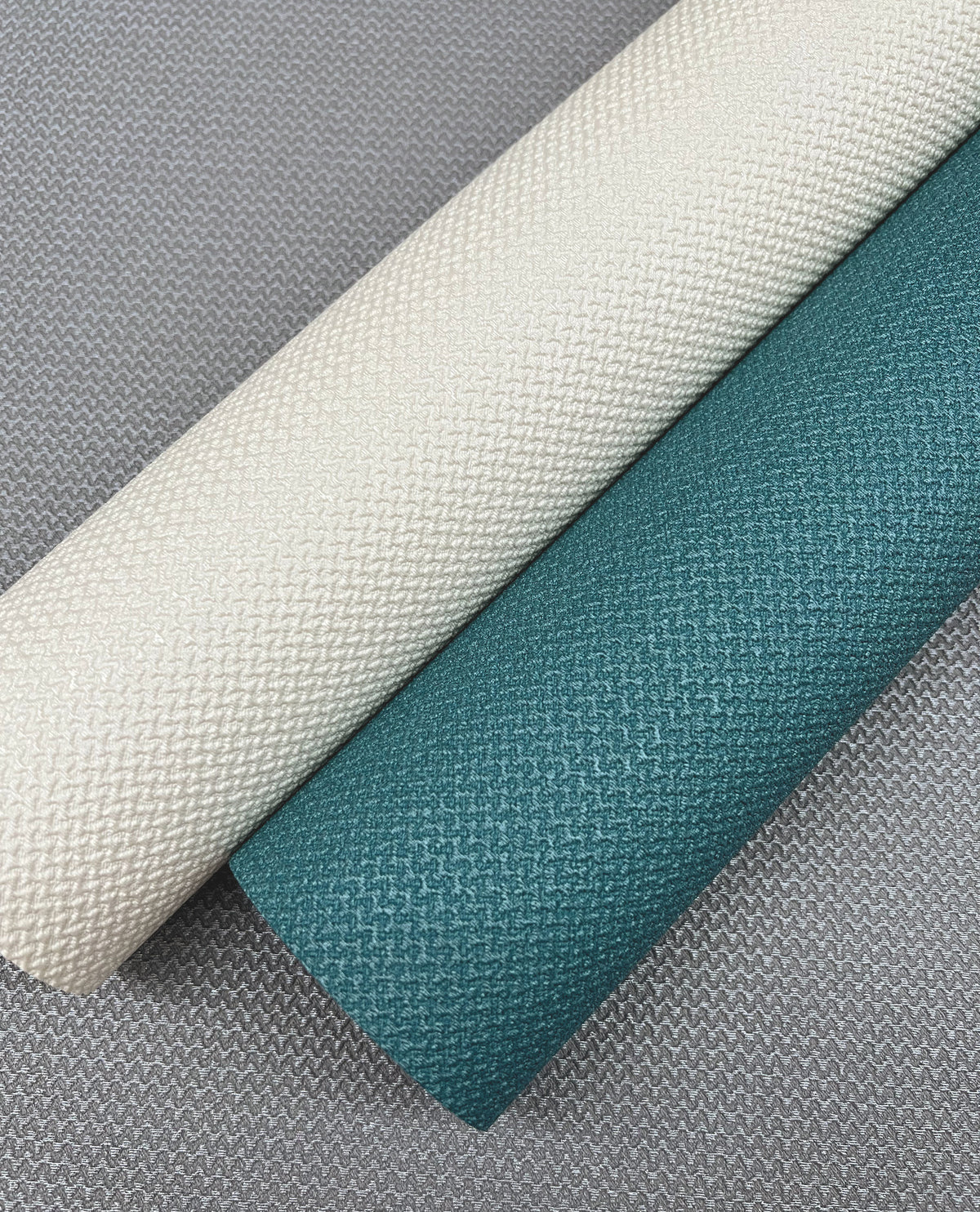 MI10367-peel-and-stick-wallpaper-detail-closeup