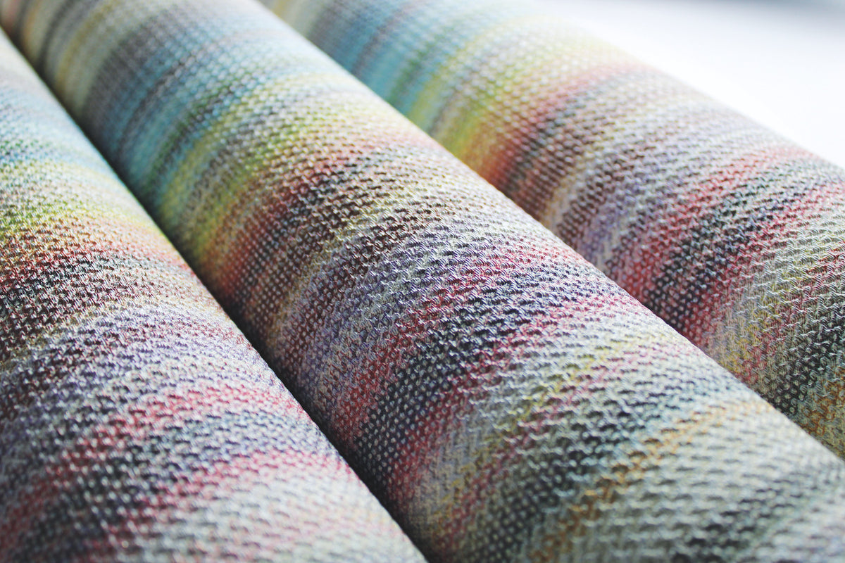 MI10396-peel-and-stick-wallpaper-detail-closeup