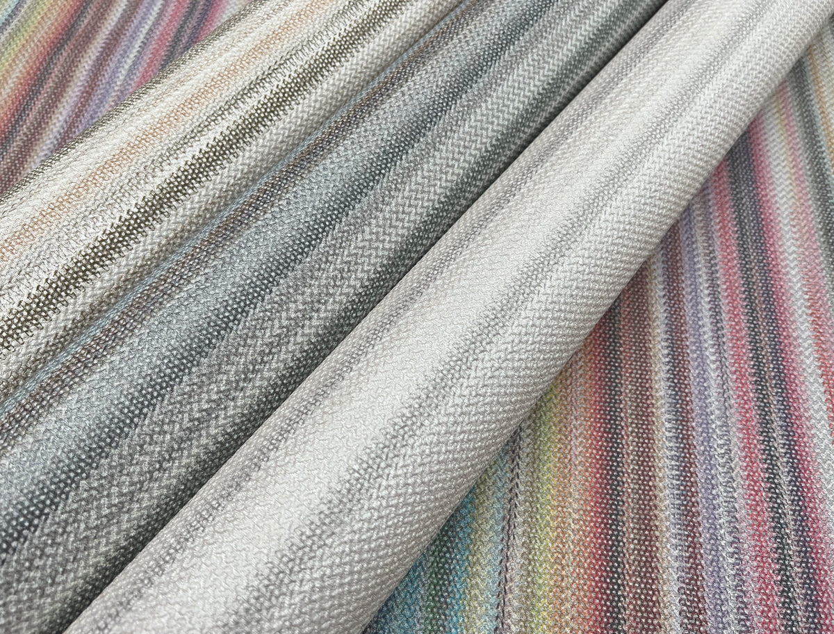 MI10397-peel-and-stick-wallpaper-detail-closeup-2