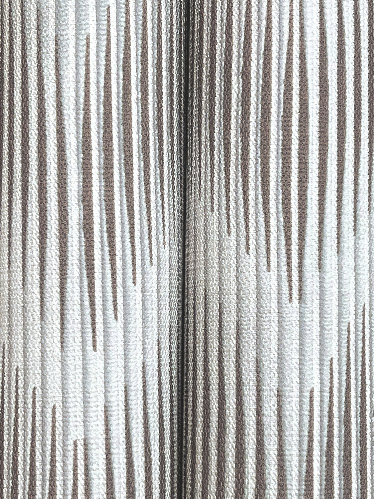 MI10512-peel-and-stick-wallpaper-detail-closeup