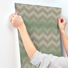 MI10513-peel-and-stick-wallpaper-stick-application-step