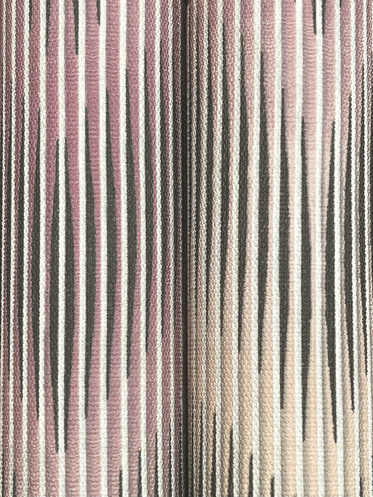 MI10514-peel-and-stick-wallpaper-detail-closeup
