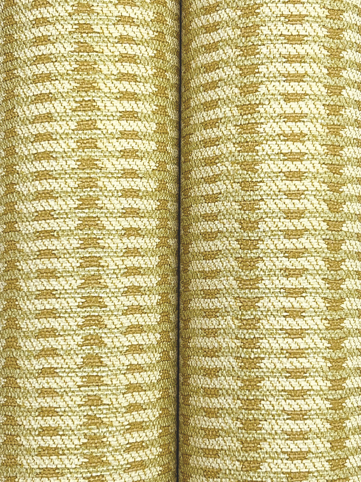 MI10544-peel-and-stick-wallpaper-detail-closeup