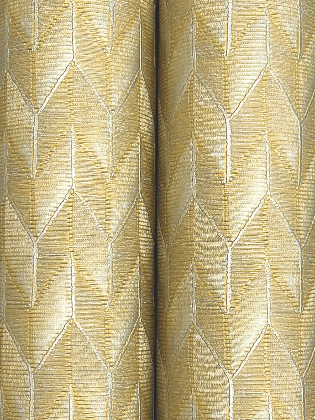 MI10556-peel-and-stick-wallpaper-detail-closeup