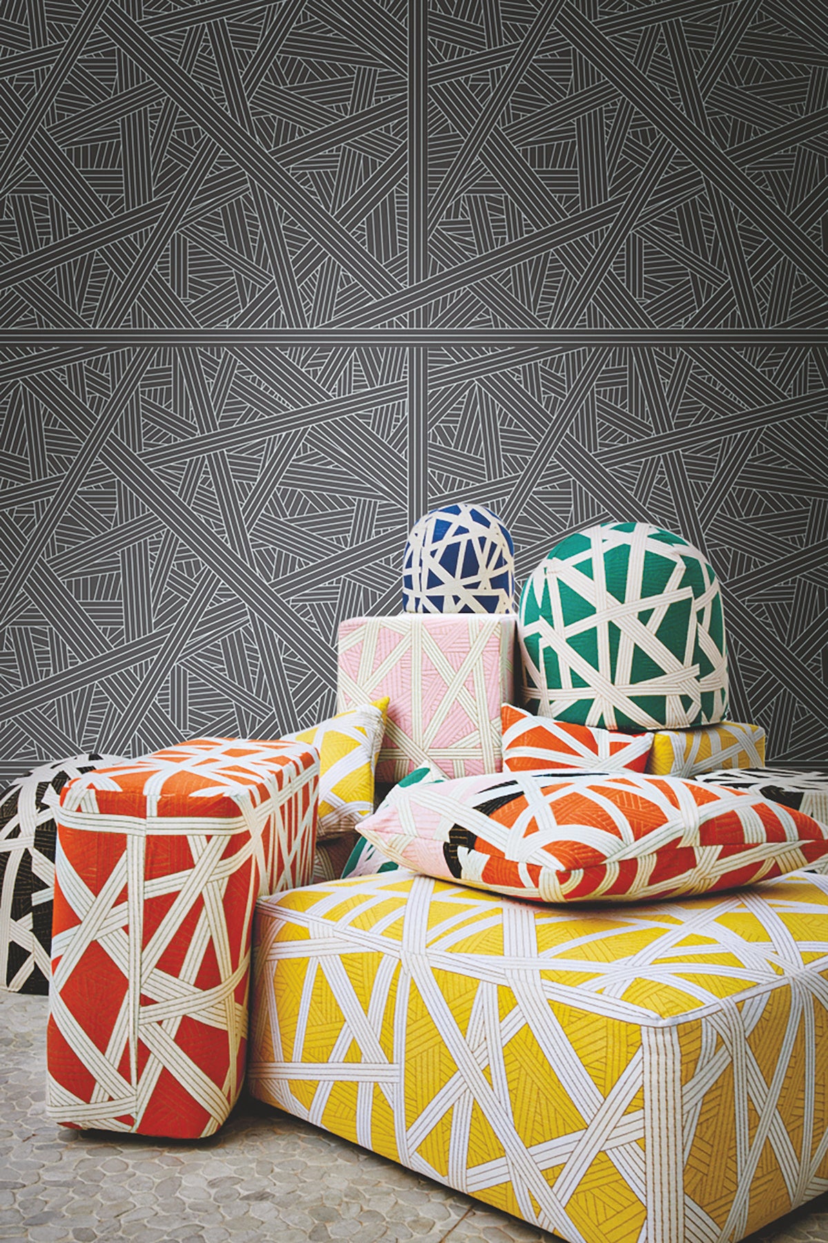 MI10564-peel-and-stick-wallpaper-room-scene