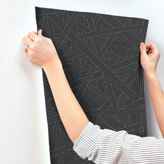 MI10564-peel-and-stick-wallpaper-stick-application-step