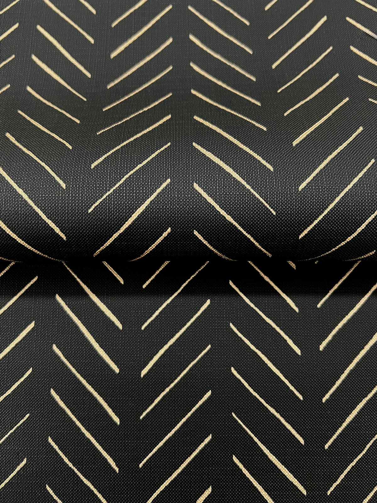 MJ4814-peel-and-stick-wallpaper-detail-closeup